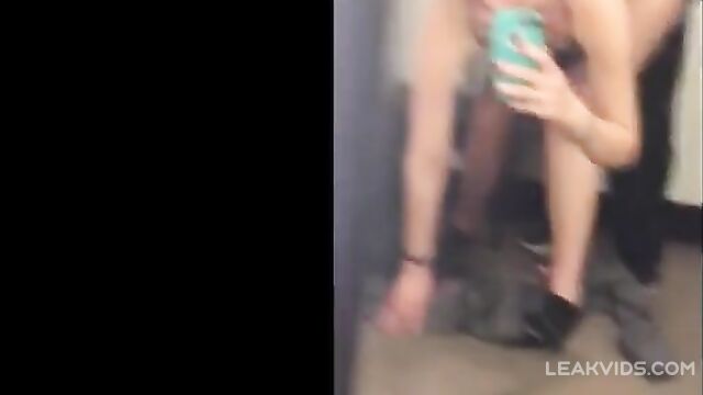 Hot couple fuck in public dressing room - 2 image