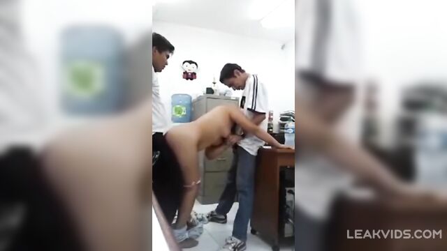 Two School Boys Fucking Their Hot Teacher In Lab Scandal - 4 image
