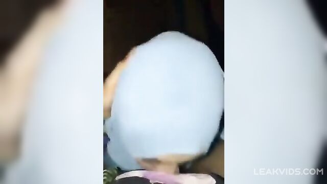 Young Sexy Arab Girl Sucks Her Boyfriend's Dick - 4 image