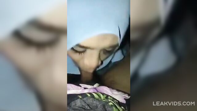 Young Sexy Arab Girl Sucks Her Boyfriend's Dick