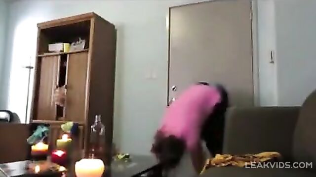 When live cam goes terrible wrong SCARY video - 3 image