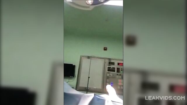 Doctor jerk off a patient during surgery to avoid pain - 1 image