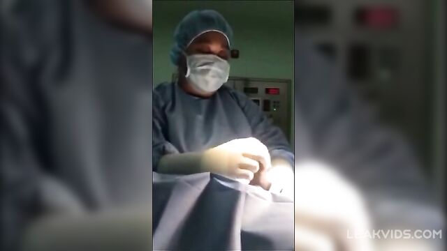 Doctor jerk off a patient during surgery to avoid pain - 5 image