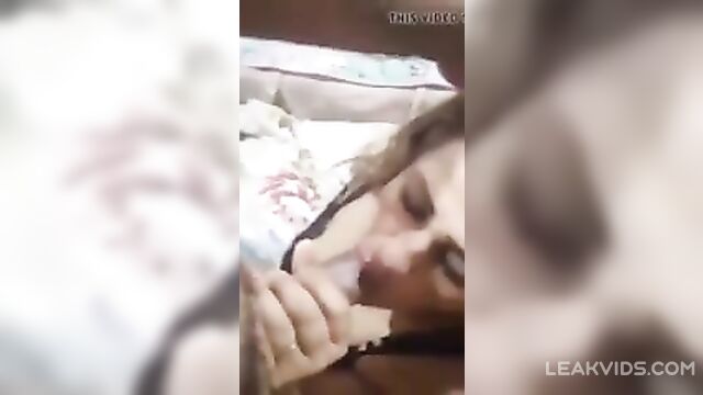 Arab mature whore fucking a young dude - 2 image