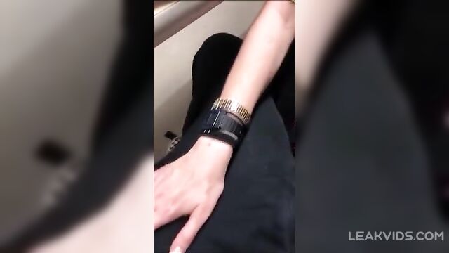 American teens flashing boobs in school - 3 image