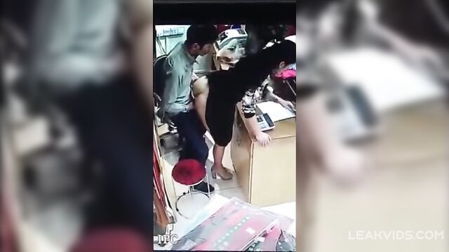 Indian boss caught fucking employee in office - 1 image