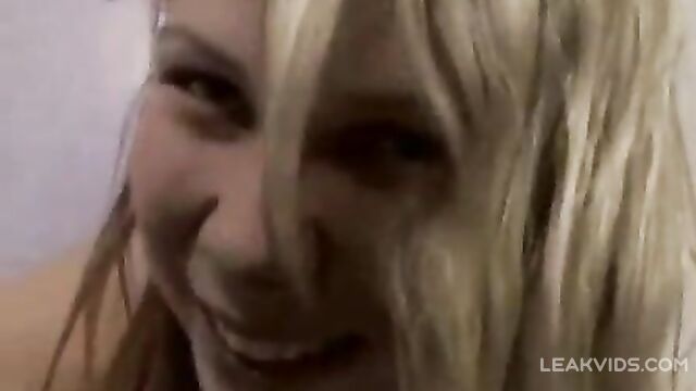 Pretty little sister seduces Her Brother and rides a dick - 2 image