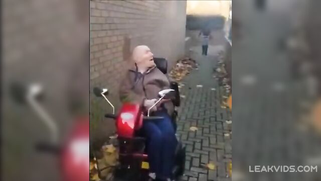 Whore caught sucking a very old dick and makes him cum all