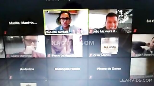 Man remove his pants thinking camera is off in zoom - 1 image