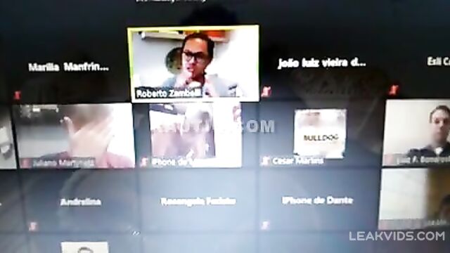 Man remove his pants thinking camera is off in zoom - 5 image