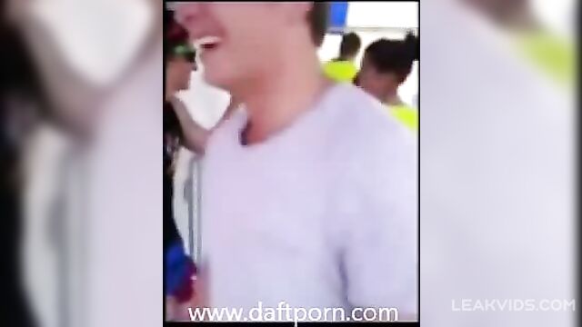 Female security guard surprised by the penis hidden in bag - 4 image