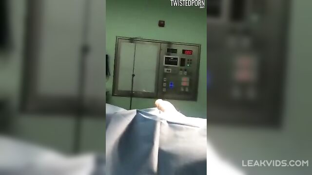 Surgeon gives a handjob to patient before the surgery video leaked - 2 image
