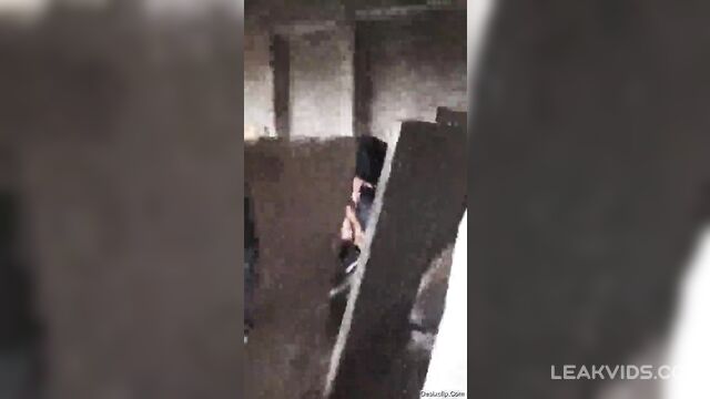 Amateur couple caught fucking outdoor - 4 image