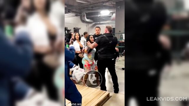 Beautiful Celebrity Joseline Hernandez's big tits pop out during a fight part 3 - 4 image