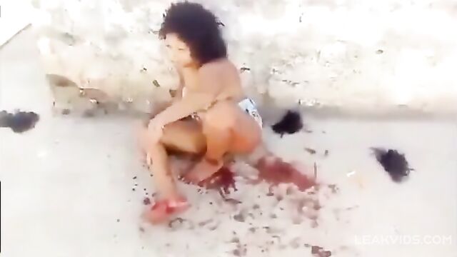 Brazilian Woman Beaten And Stripped For Stealing Shocking! - 3 image