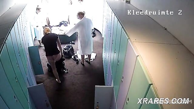 Netherlands national women's handball team changing clothes - 4 image