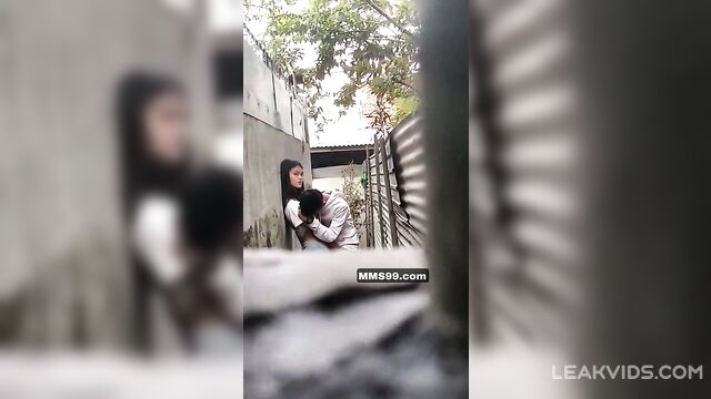 School lovers caught while having sex - 2 image