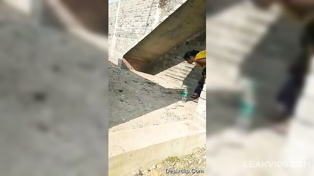 Indian uncle and aunty caught making love - 1 image