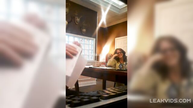 Company CEO getting a blowjob from his employee leaked video - 3 image