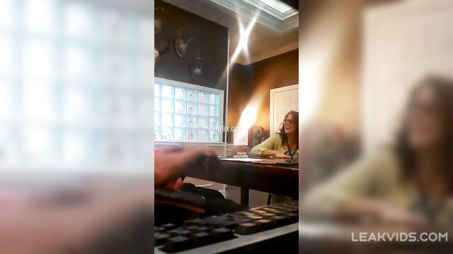 Company CEO getting a blowjob from his employee leaked video - 4 image