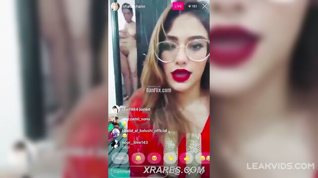 Fat mom appears naked during daughter’s facebook live