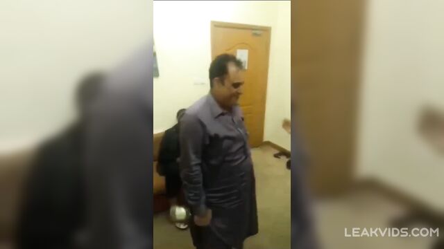 Drunk woman forced fucked by group of people leaked video - 3 image