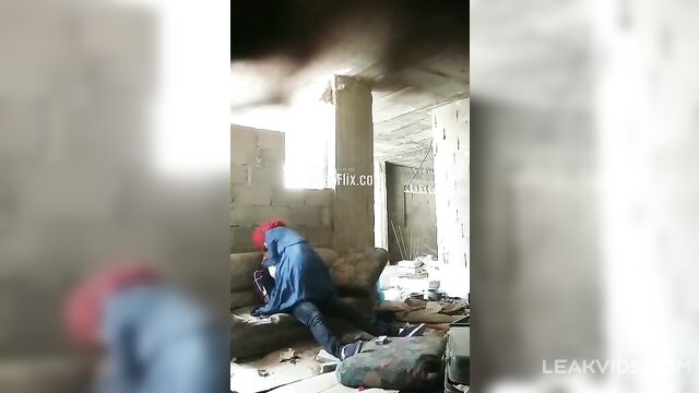 Hijab girl fucked at a construction site by her lover leaked video - 3 image