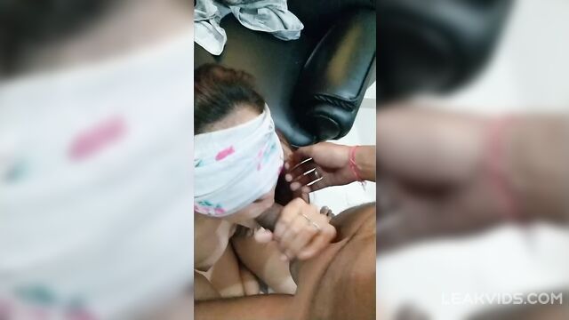 Guy blindfolded his girlfriend and forced her to give a blowjob - 5 image