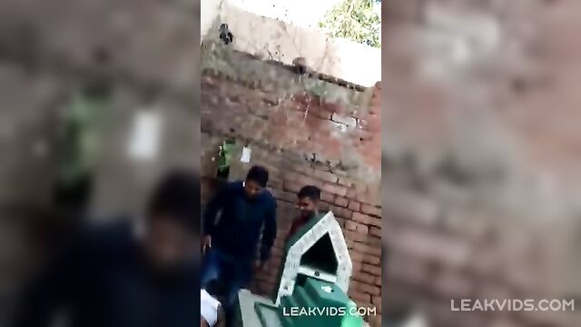 Cuckold filmed cheating wife on iphone leaked video - 4 image