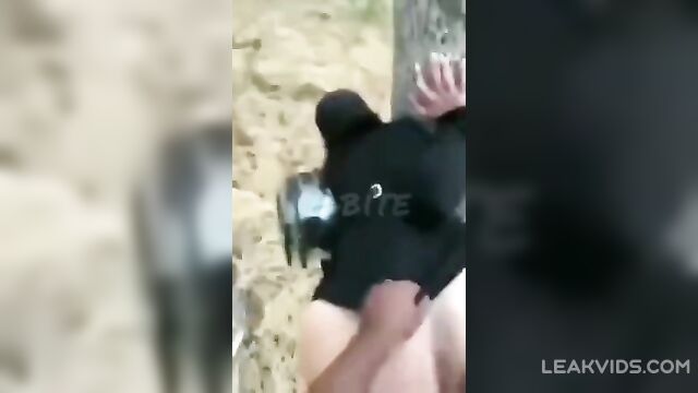 Arab whore with big ass fucking outdoor - 3 image