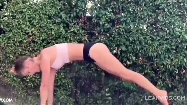 Nina Agdal Nude Onlyfans Sex Tape Leaked Video - 3 image