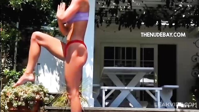 Nina Agdal Nude Onlyfans Sex Tape Leaked Video - 5 image