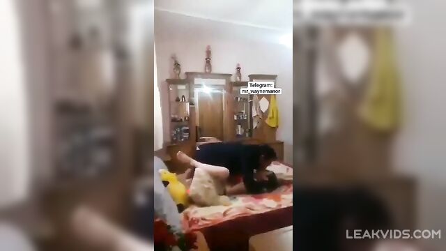 Teen daughter is banged by her daddy - 1 image