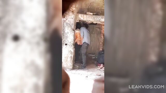 Bangladeshi couple fucking outdoors - 5 image