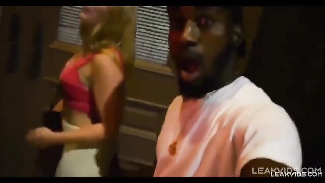 Street whore really wanna have them all for the night - 4 image