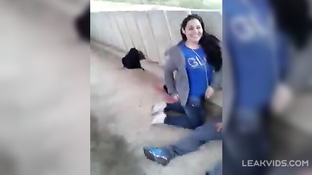 18 yo Teen boys getting blowjobs from street beggar girl - 4 image