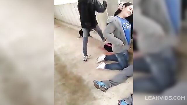 18 yo Teen boys getting blowjobs from street beggar girl - 5 image