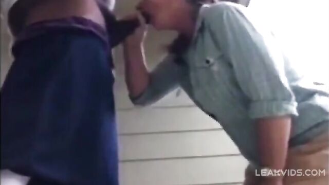 Whore giving a $20 bj for a black dude - 4 image