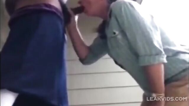 Whore giving a $20 bj for a black dude - 5 image