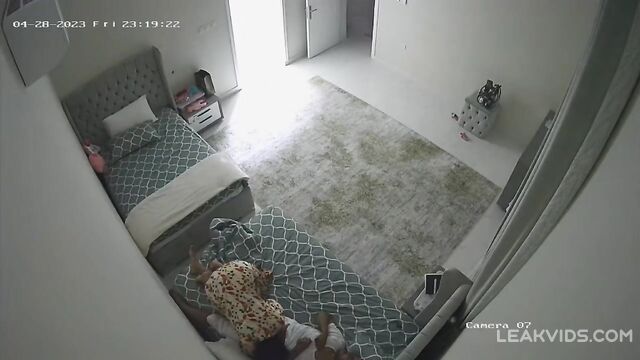 Real sister gives her brother a blowjob at home hidden camera - 3 image