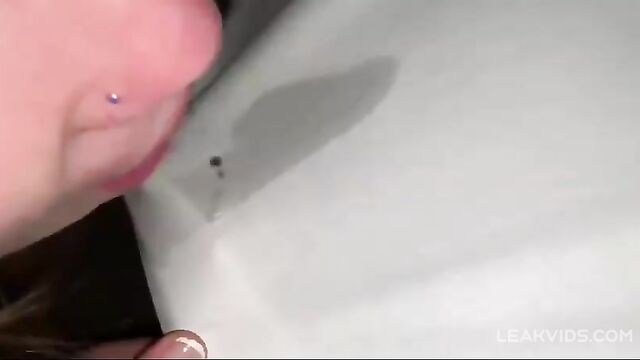 Sleeping 18 year old daughter was fucked deep in the ass by daddy and she cummed - 5 image