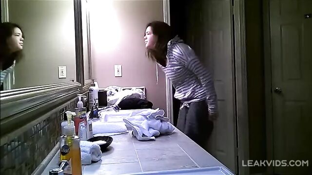 Shocking! 18 year old naked daughter filmed on hidden camera by her father - 5 image