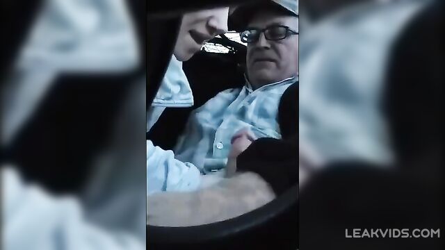Daughter quickly swallows and sucks her father's cock in the car - 3 image