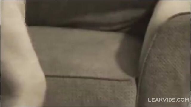 Brutal beating of a submissive woman - 4 image