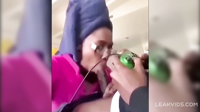 Ebony mom sucks her son's dick while playing - 2 image