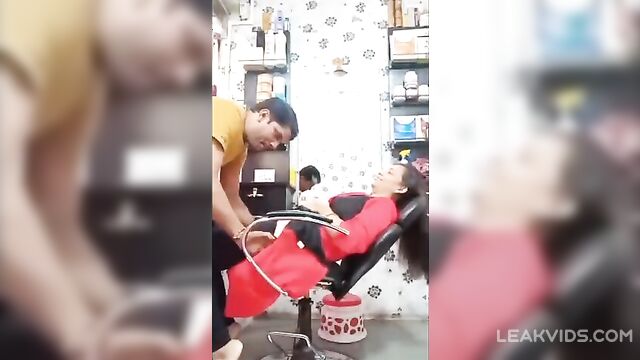 Hairdresser licks his client's pussy in a beauty salon - 1 image