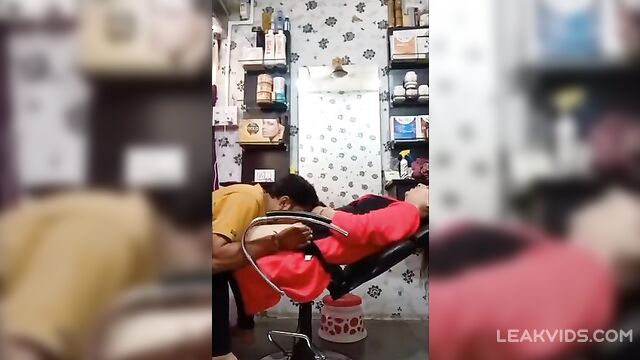 Hairdresser licks his client's pussy in a beauty salon