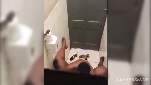 Ugandan influencer Christine Nampira gets fucked in the restroom - 1 image