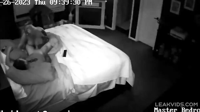 Son fucking mom in mouth on spy cam - 4 image