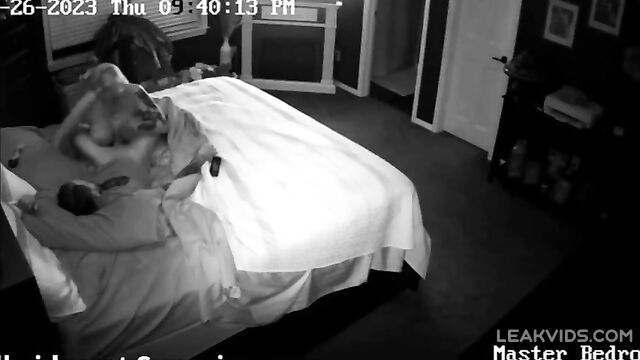 Son fucking mom in mouth on spy cam - 5 image